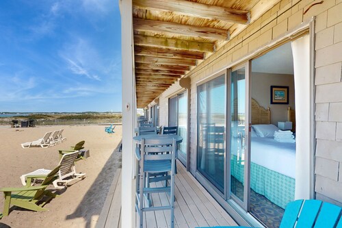 Sandbar Inn - Dog Friendly