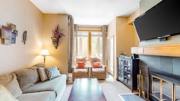 Condo, 2 habitaciones | Vista desde la habitación