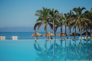 Pool - Spectacular Ocean View from 6th floor Beachfront Studio -Aria Ocean Flamingos NV (Nuevo Vallarta)