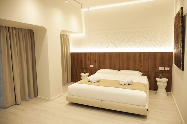 Laptopgeeigneter Arbeitsplatz, Bügeleisen/Bügelbrett, kostenloses WLAN