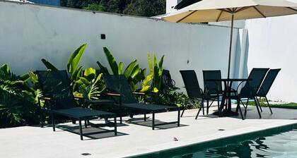 Spacious Family Home with Pool in Exclusive Gated Community â CanajurĂȘ