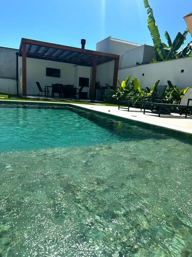 Spacious Family Home with Pool in Exclusive Gated Community – Canajurê