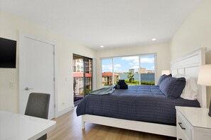 2 bedrooms, desk, iron/ironing board, WiFi