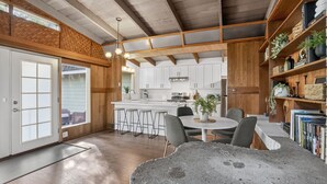 Dining - Mid-Century Nest, Near Forest Park (Portland)