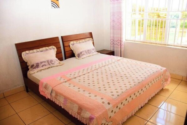 4 habitaciones, internet y ropa de cama