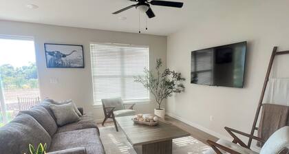 Spacious townhome with AC in Stephenville - 3 bedrooms available