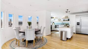 Talo (3 Bedrooms) | Sisätilat