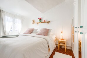 1 bedroom, free WiFi, bed sheets - Le Collet - appt climatisé proche plage (Nice)