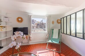 1 quarto, Wi-Fi de cortesia, roupa de cama