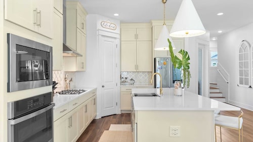 Family-friendly 30A Stay Bbq, Firepit & Steps to Inlet Beach Driftwood Dreams by Avantstay