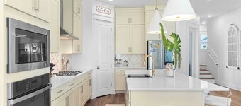 Family-friendly 30A Stay Bbq, Firepit & Steps to Inlet Beach Driftwood Dreams by Avantstay