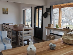 Frigorifero, forno, piano cottura, pentole/stoviglie/utensili