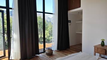 Standard Double or Twin Room, 3 Bedrooms, Ensuite, Mountain View | Premium bedding, individually decorated, individually furnished