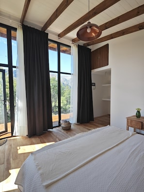 Camera Deluxe con letto matrimoniale o 2 letti singoli, vista montagna | Wi-Fi gratuito