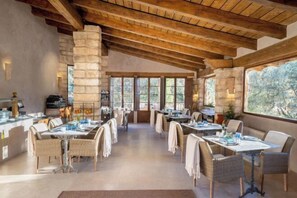 Restaurant - Finca Ratxó Hotel, Member of Meliá Collection (Serra de Tramuntana)
