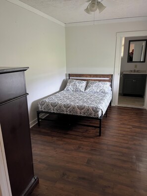 3 Schlafzimmer, Bügeleisen/Bügelbrett, kostenloses WLAN, Bettwäsche