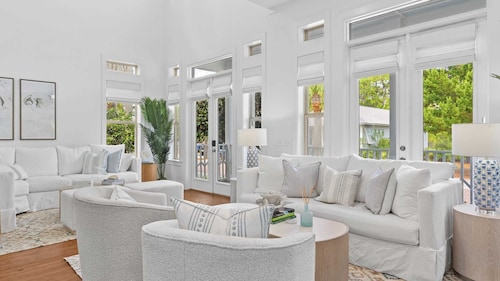 3 Ensuite Bedrooms, Porches & BBQ Near Inlet Beach 30A Ciel Bleu by Avantstay