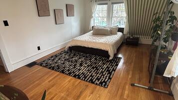 3 slaapkamers, een bureau, een strijkplank/strijkijzer, gratis wifi