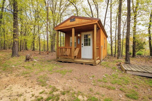 Enjoy this cabin/tiny home on 24 acres of oak and hickory forest close to Berkeley Springs, WV
