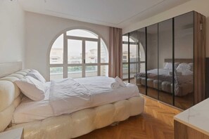 6 bedrooms, WiFi, bed sheets