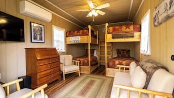 5 bedrooms, free WiFi, bed sheets