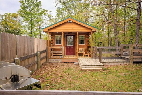 This cabin is a 2 bedroom(s), 3 bathrooms, located in Berkeley Springs, WV.