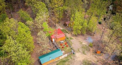 This cabin is a 5 bedroom(s), 3 bathrooms, located in Berkeley Springs, WV.