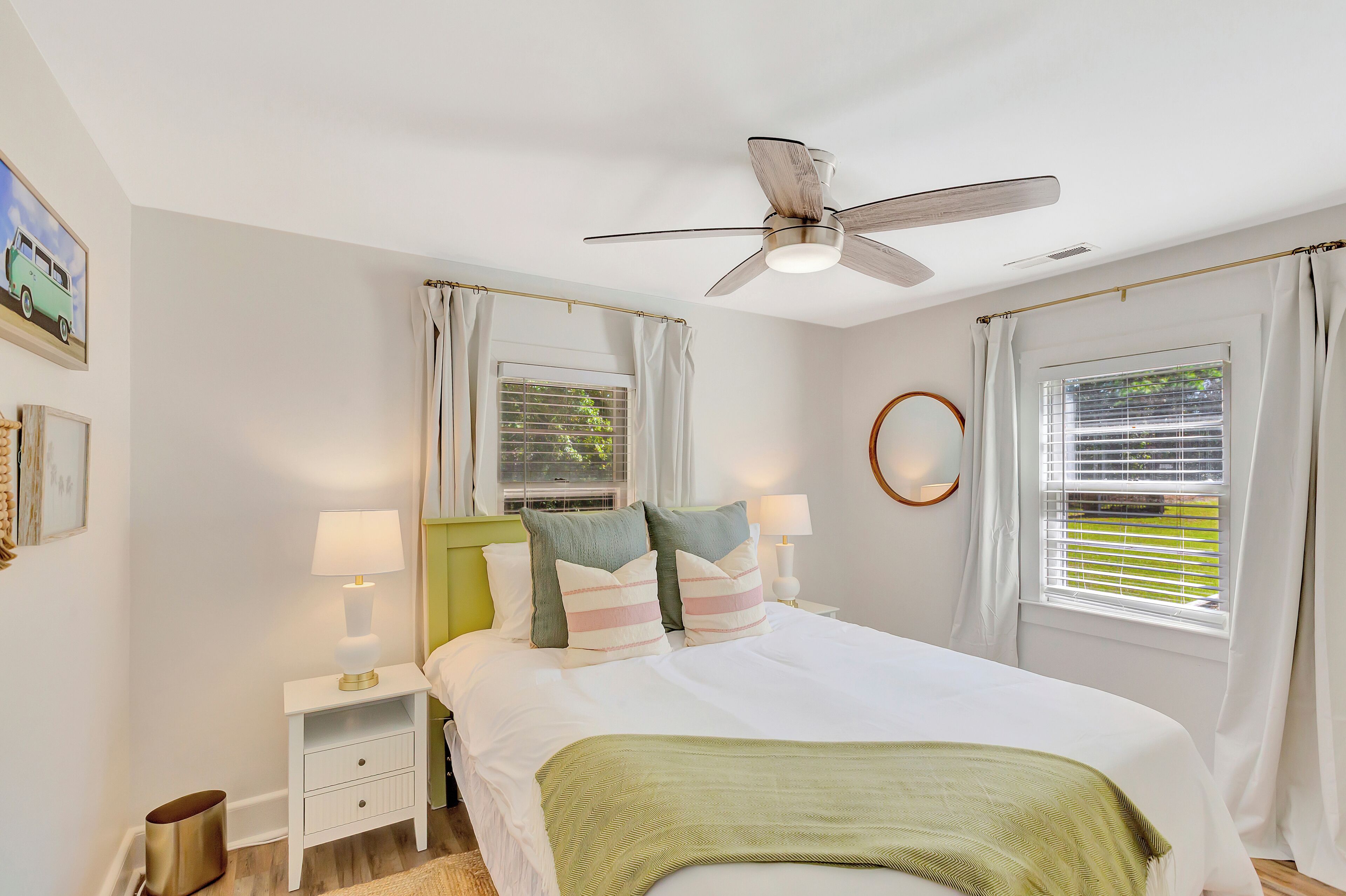 2 bedrooms, iron/ironing board, WiFi, bed sheets