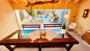 تناول الطعام