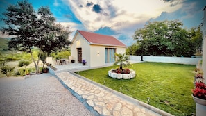 Exterior - Villa in Croatia for 15 people in a quiet location with pool! Pet friendly! (Drum)