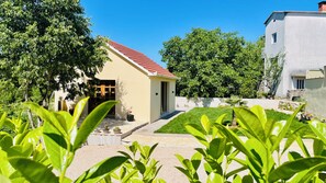 Exterior - Villa in Croatia for 15 people in a quiet location with pool! Pet friendly! (Drum)