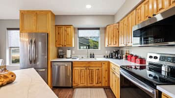 Microwave, oven, stovetop, dishwasher