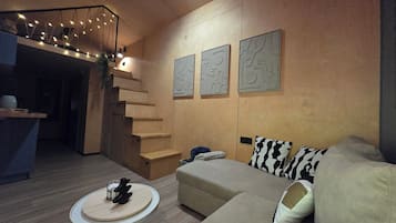 Smart TV, foosball, table tennis, stereo