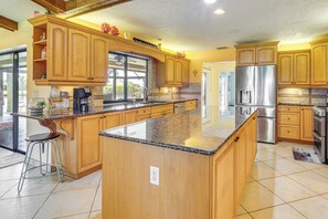 Refrigerador, microondas, parrilla de estufa y lavavajillas