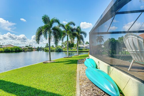 4 Mi to Cape Harbour Fun! Canal-Front Oasis