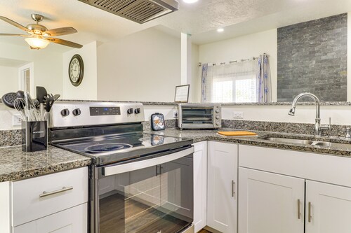 Sandia Foothills Access! Townhome 5 Mi to Uptown