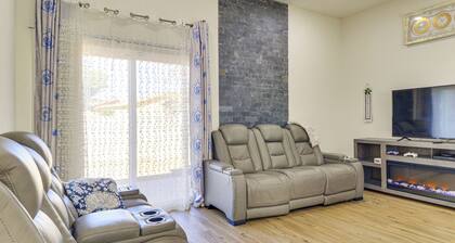 Sandia Foothills Access! Townhome 5 Mi to Uptown