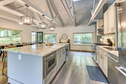 Herrington Lake Retreat w/ Dock, 1 Mi to Marina!