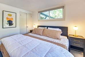 4 Schlafzimmer, Schreibtisch, Bügeleisen/Bügelbrett, Reisekinderbett