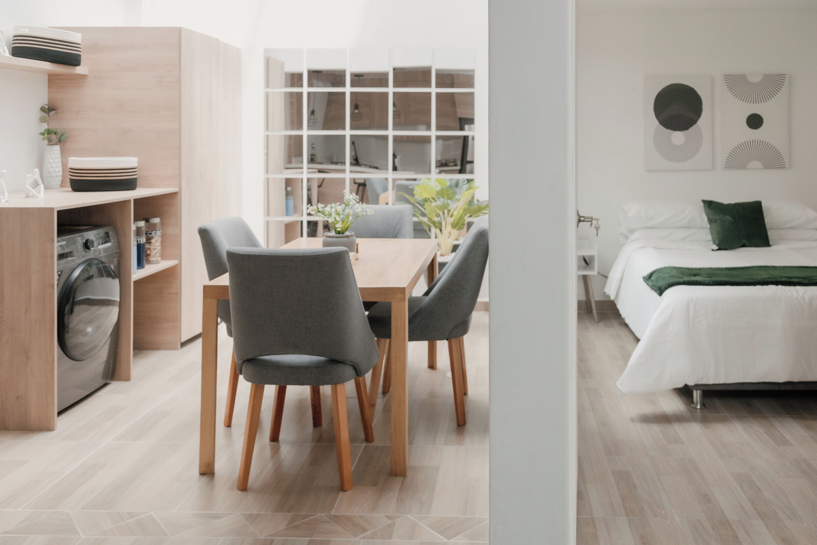 2 makuuhuonetta, silitysrauta/-lauta, Wi-Fi, vuodevaatteet