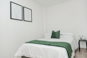 2 chambres, fer et planche Ă repasser, Wi-Fi, draps fournis