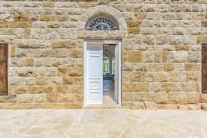 Property entrance - LAuberge de Douma Full House in Batroun (Douma)