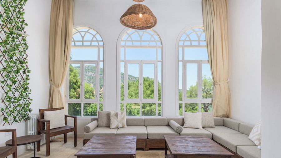 LAuberge de Douma Full House in Batroun