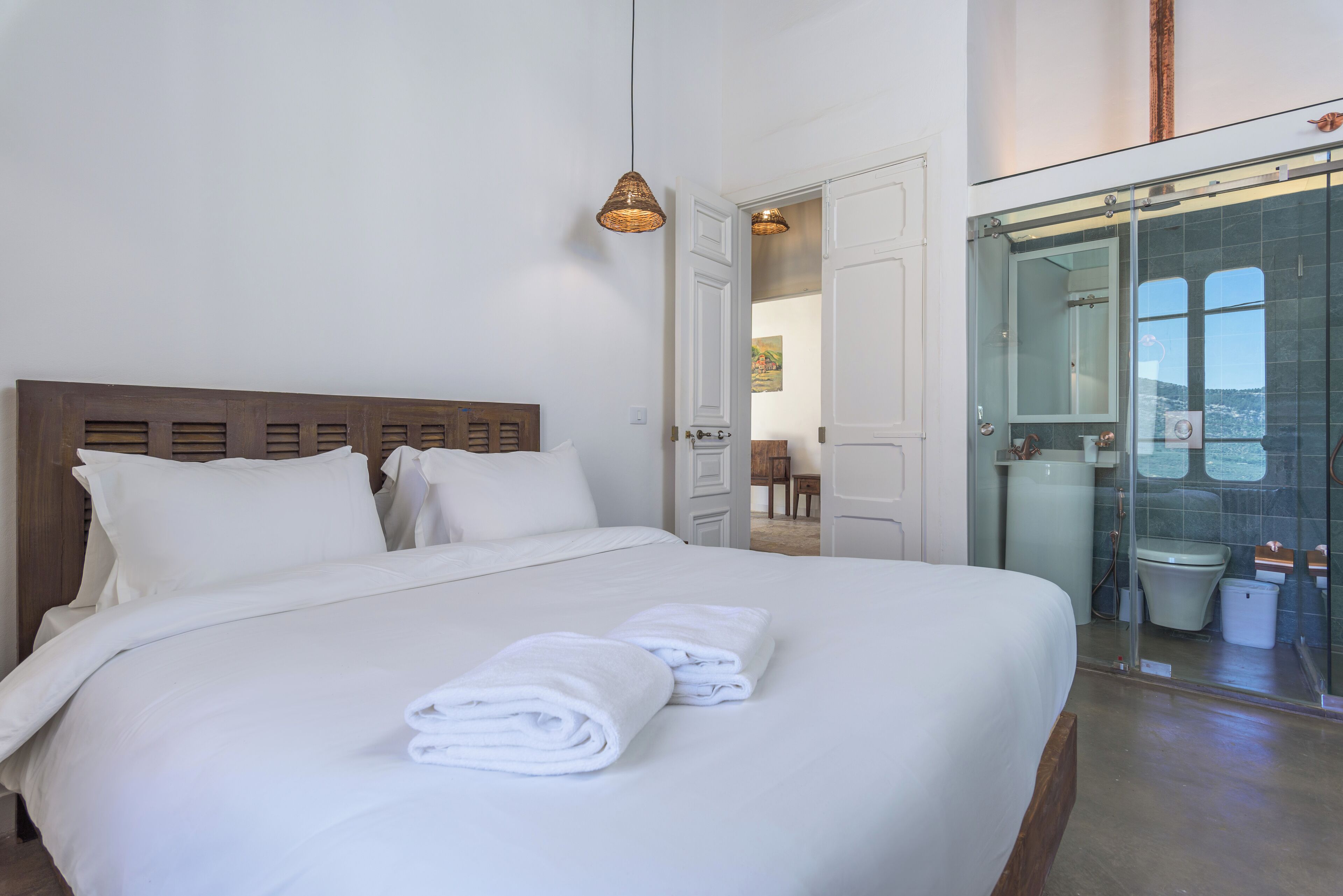 Blackout curtains, free WiFi