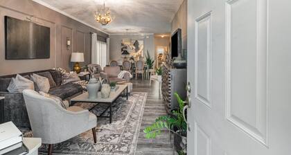 Stylish 2BR Townhome w/ Garage & Patio | Perfect for Stays or Assignments