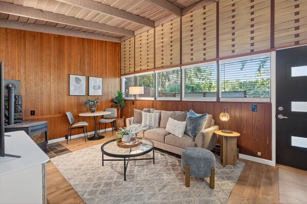 Interior - Mid-Century Hideaway, Near Forest Park (Portland)