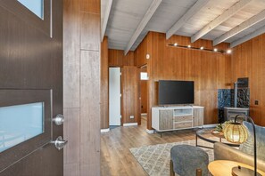 Interior - Mid-Century Hideaway, Near Forest Park (Portland)