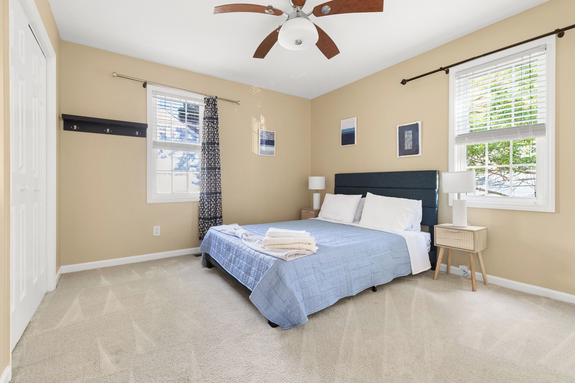 4 bedrooms, iron/ironing board, Internet, bed sheets