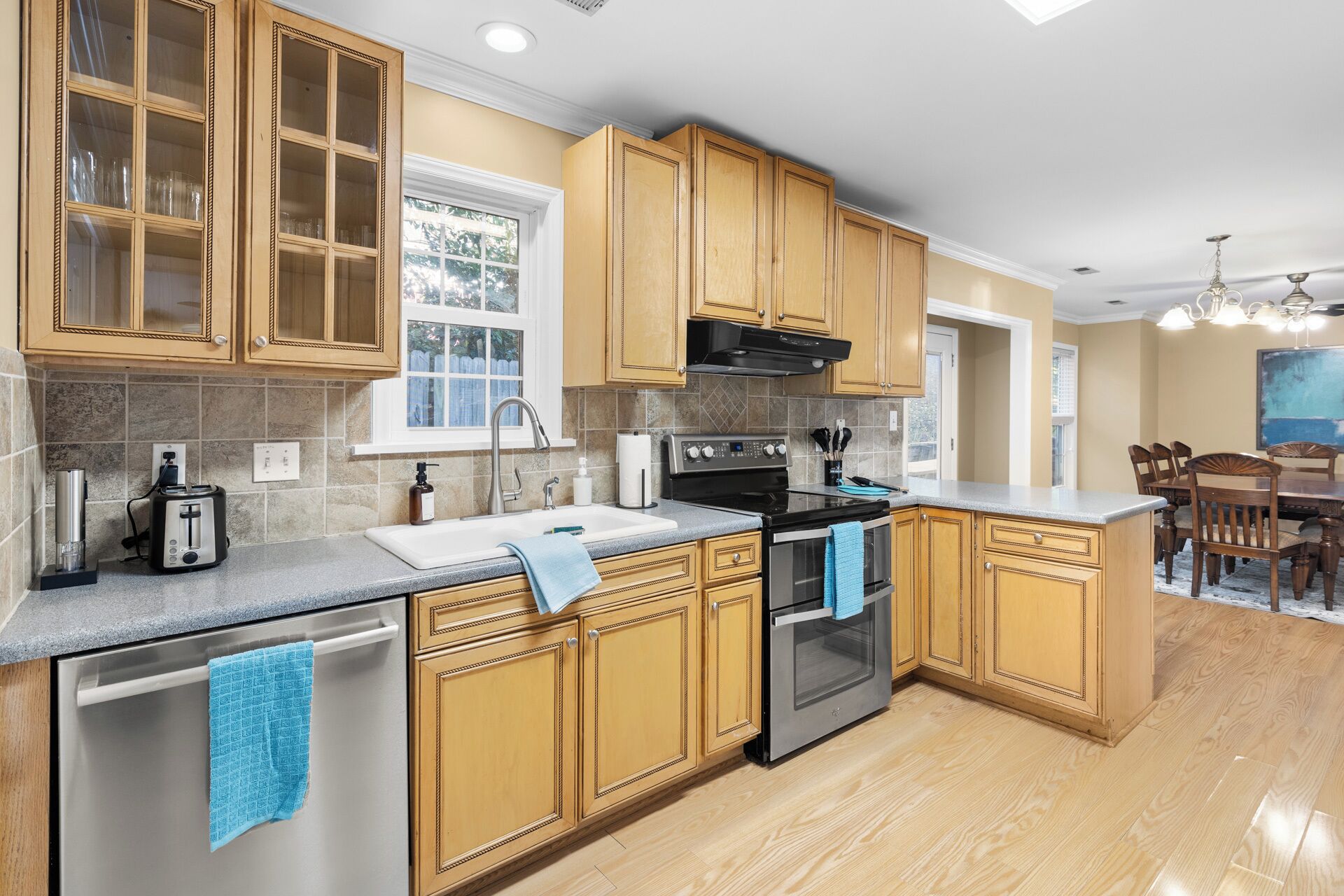 ميكروويف، فرن، موقد طهي مسطح، غسالة أطباق