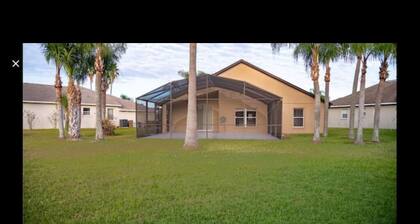 Centrally located 3-bedroom house in Kissimmee with AC